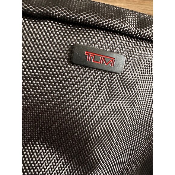 Tumi For Delta Black Travel Pouch Toiletry Bag first class amenity - Picture 7 of 9